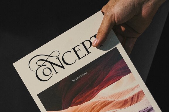 Semaro - Modern & Luxury Font