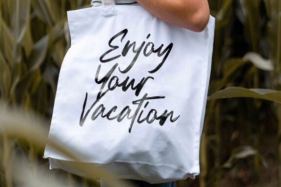 Hacklines - Handrawn Script Font