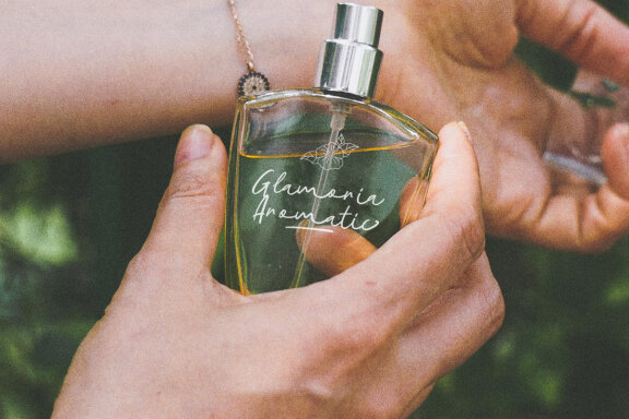 Greenfield Handwritten Script