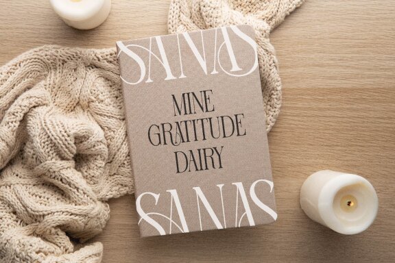 Genastaq | Classic Serif Font