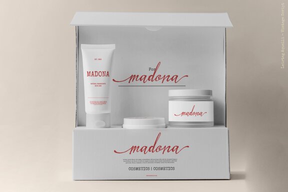 Leirtag Aquelli | Vintage Script Font