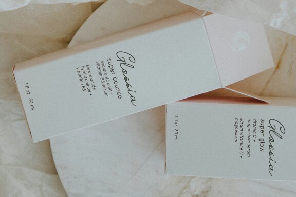 Nestaly | Monoline Script Handwritten