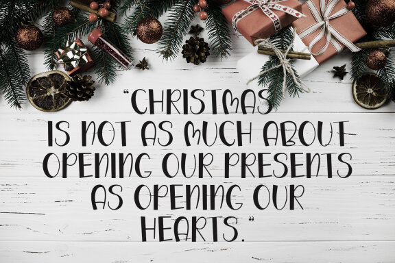 Crishnight Cute Christmas FREE Font