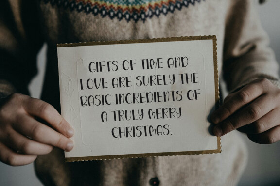 Crishnight Cute Christmas FREE Font