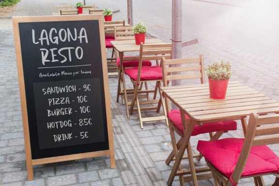 Serella van Houten | Hand Drawn Font