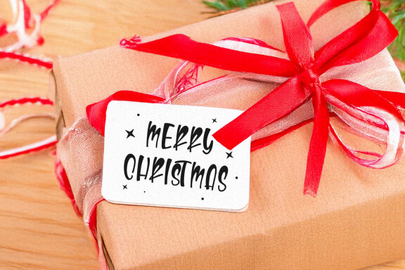 Ciannal Christmas Display Font