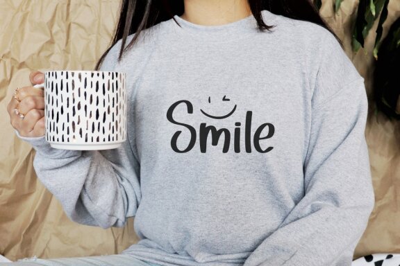 Flirty Smile - Valentine Font