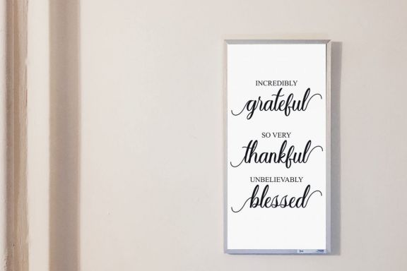 Sayidah Lovely Script