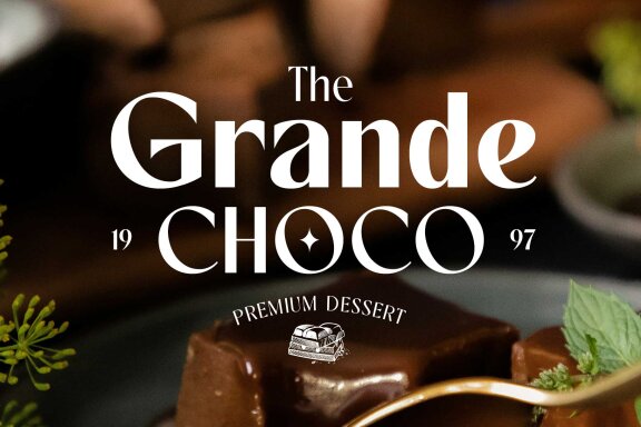 Rovaney – Fancy Font Family
