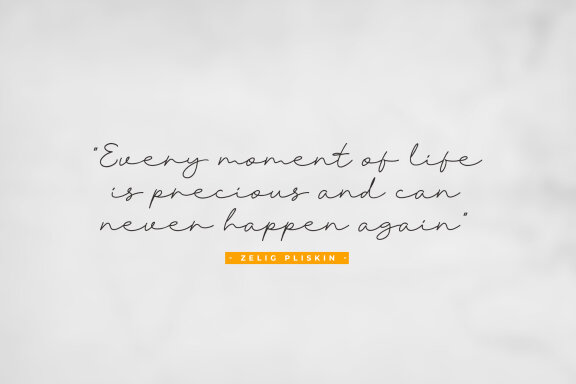 Singlong FREE Script Font