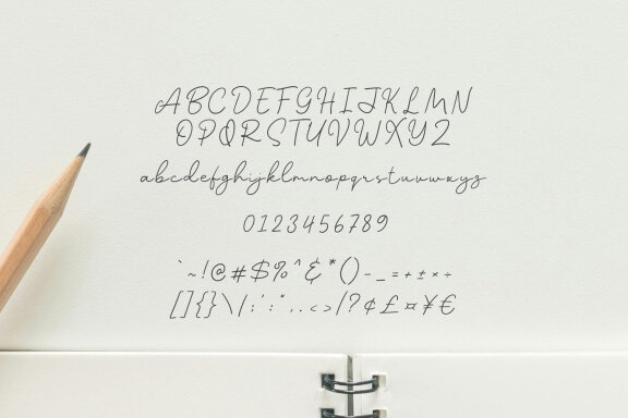 Alucky FREE Script Font