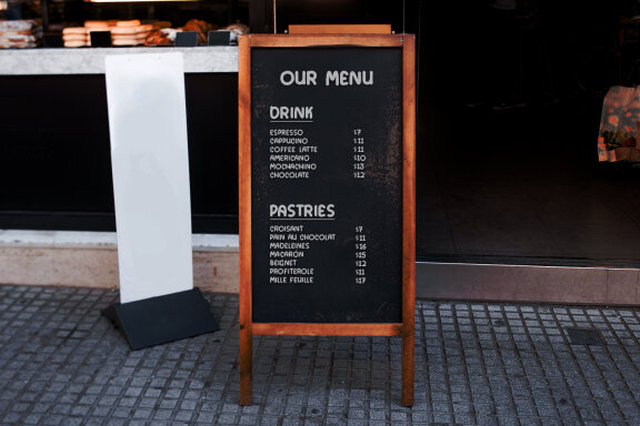 Clatro V60 Handmade Headline Titling Display Font