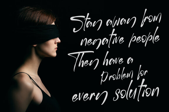 Ciloudy Signature Brush Font