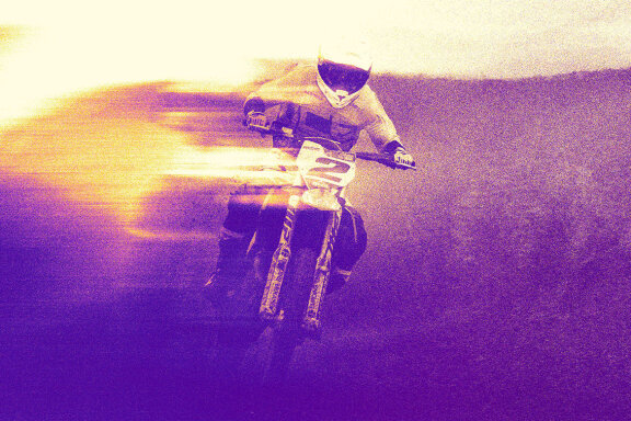 Cyberpunk Motion Grain Photo Effect
